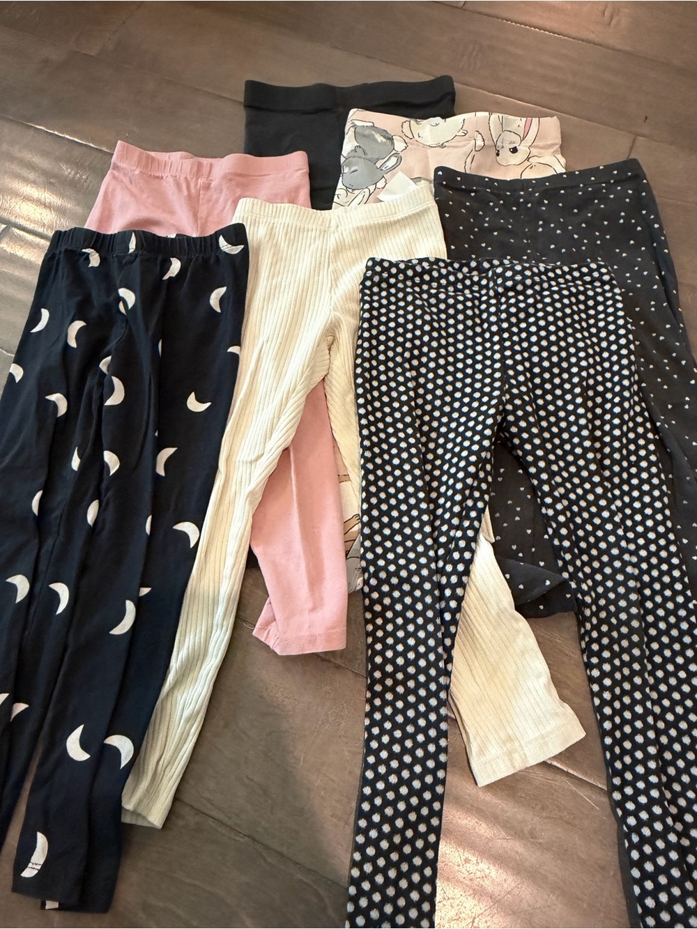 Bundle of seven 5t leggings H&M tea collection gap rabbit heart dot moon